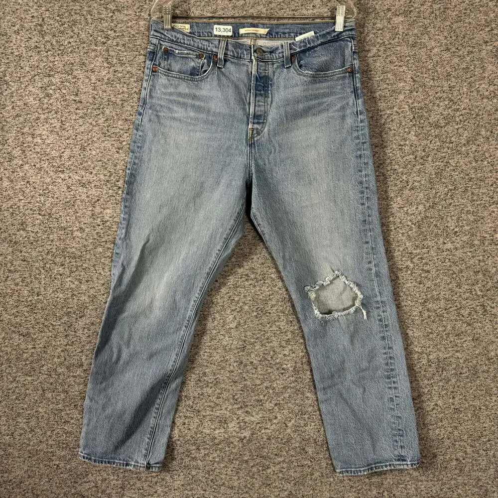 Levis Women’s Size 32x28 Distressed Blue Denim Wedgie Straight Leg Jeans